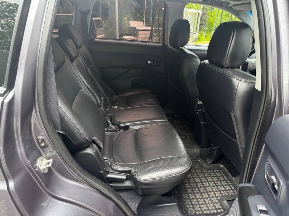 Mitsubishi Outlander XL