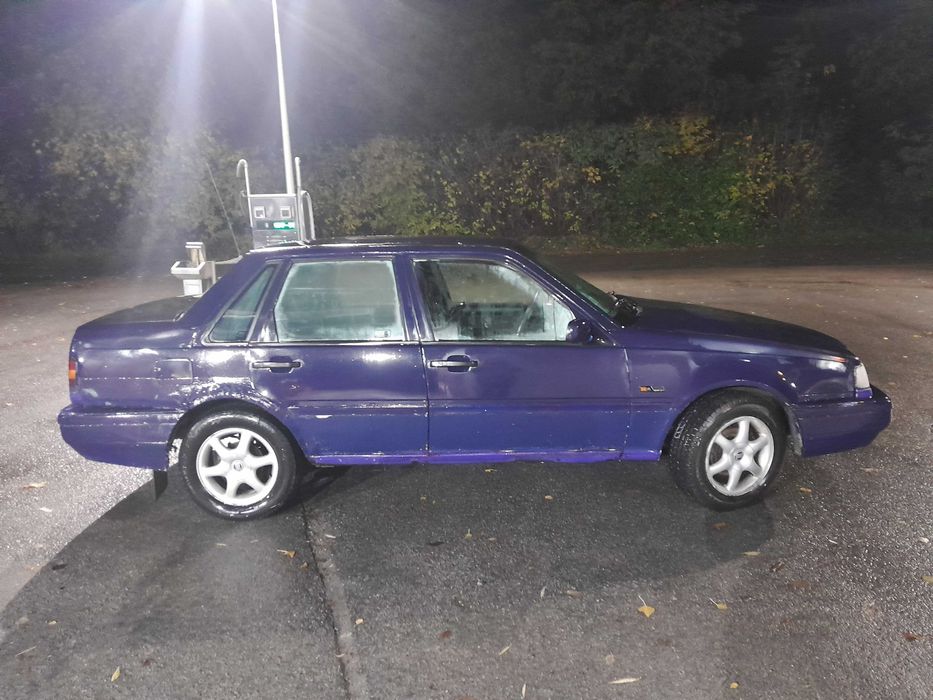 Продам Volvo 460 1995