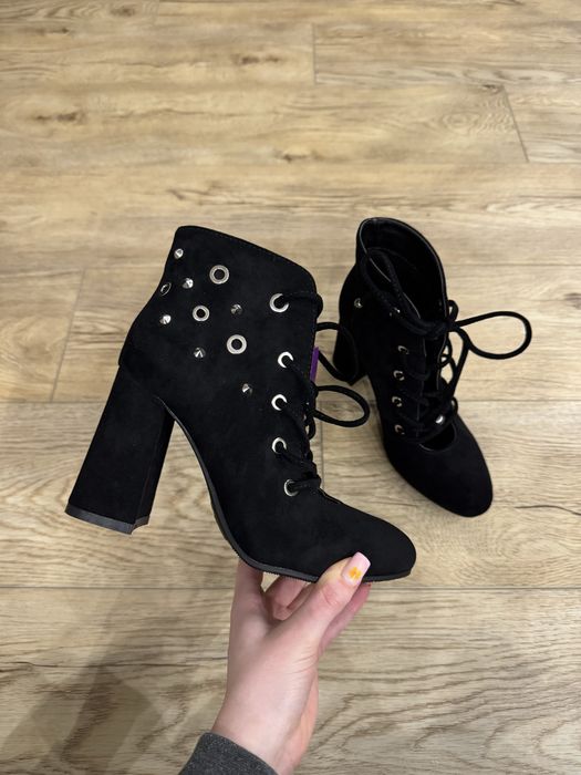 Nowe czarne damskie zamszowe wiązane botki na obcasie 36 Jenny Fairy