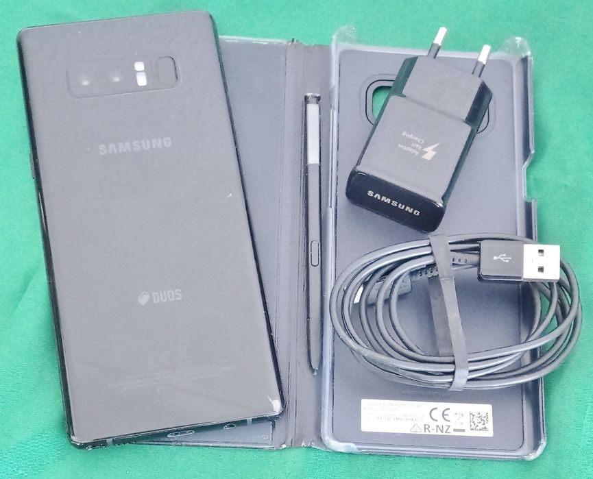 Samsung Note 8 SM-N950F Tem carregador e pen, usados.