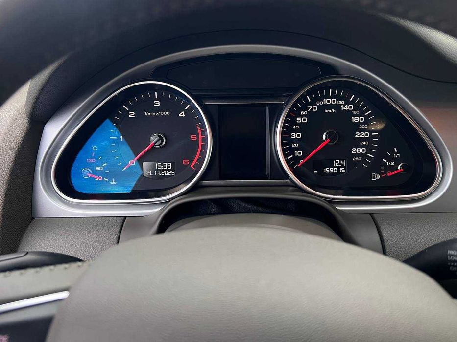 Продам сімейний автомобіль Q7 2013р.