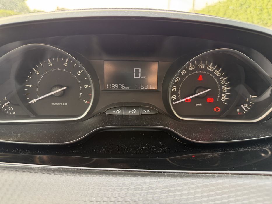 Peugeot 2008 1.2 PureTech Style | 2018 | Gasolina