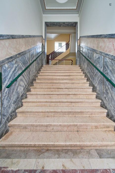 Quarto - localizado em Entrecampos Lisbon