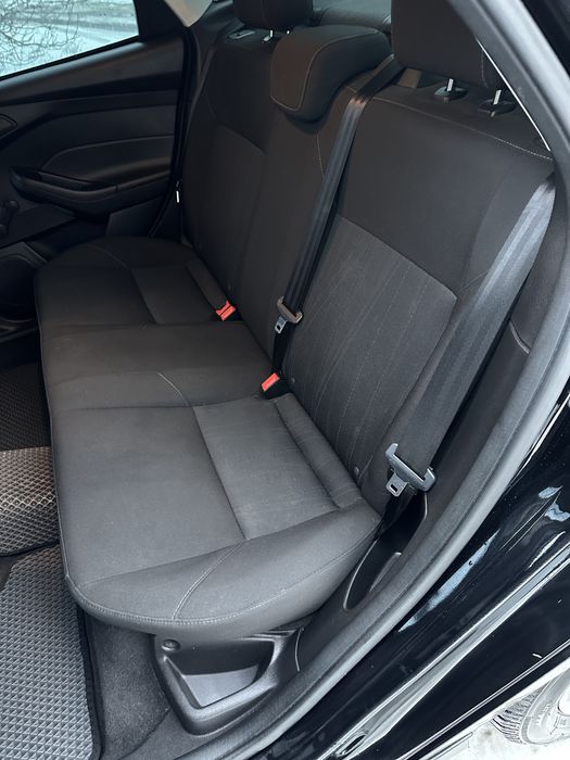 Форд фокус 2016 рік автомат 98 тис пробіг