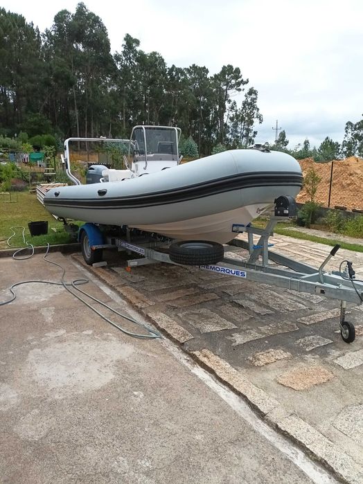 Semi-rigido 570 e yamaha 80cv 4t