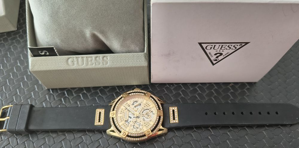 Guess Elegancki zegarek damski