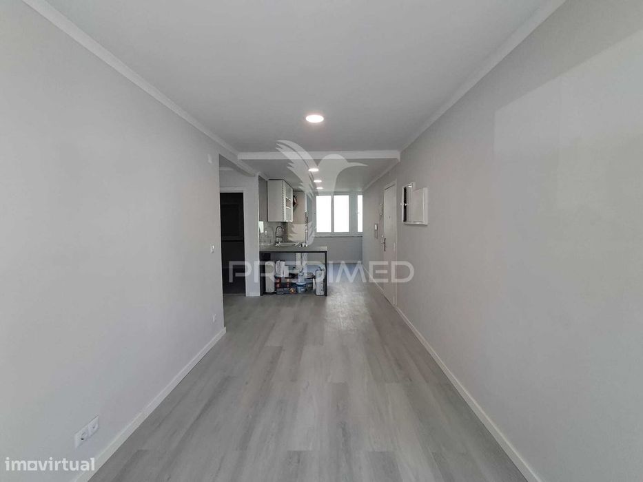 Apartamento T2 renovado em Benfica. — Benfica, Lisboa