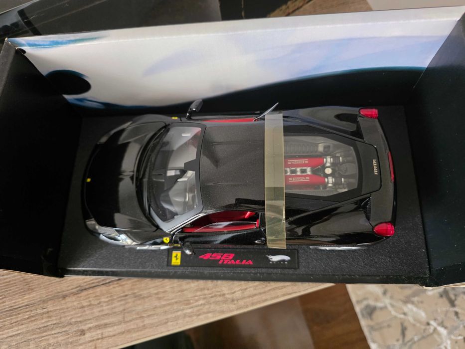 Ferrari 458 Itália 1:18 HOT WHEELS ELITE