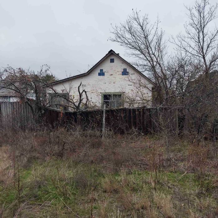 Продаж  ділянки 40 соток з хатою, с. Жукин,