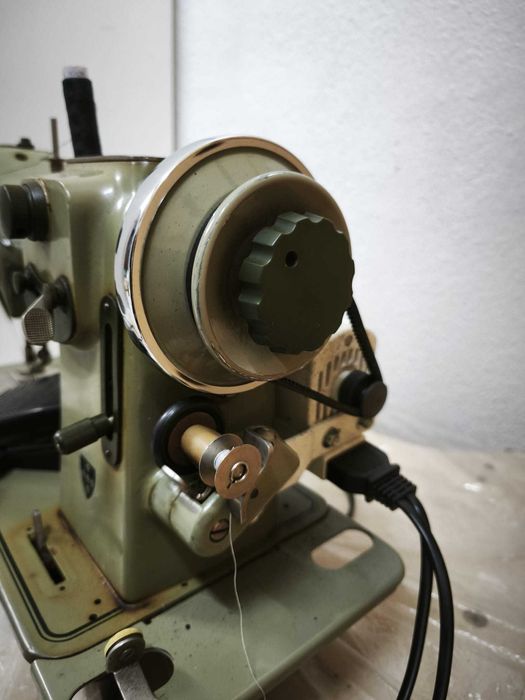 Máquina costura Olivia CL50 completa