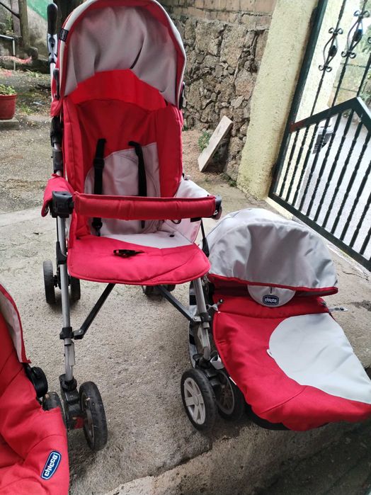 Vendo carrinho de bebe.