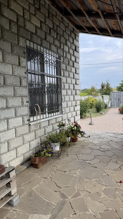 Продам 2-х этажный дом , свежей постройки в Чугуеве