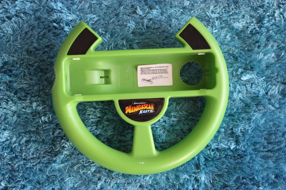 Madagascar Kartz + Volante Wii