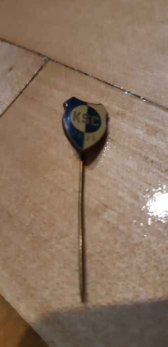 przypinka KSC 1972 -metalowa