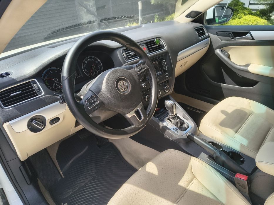 Volkswagen Jetta hybrid  2013