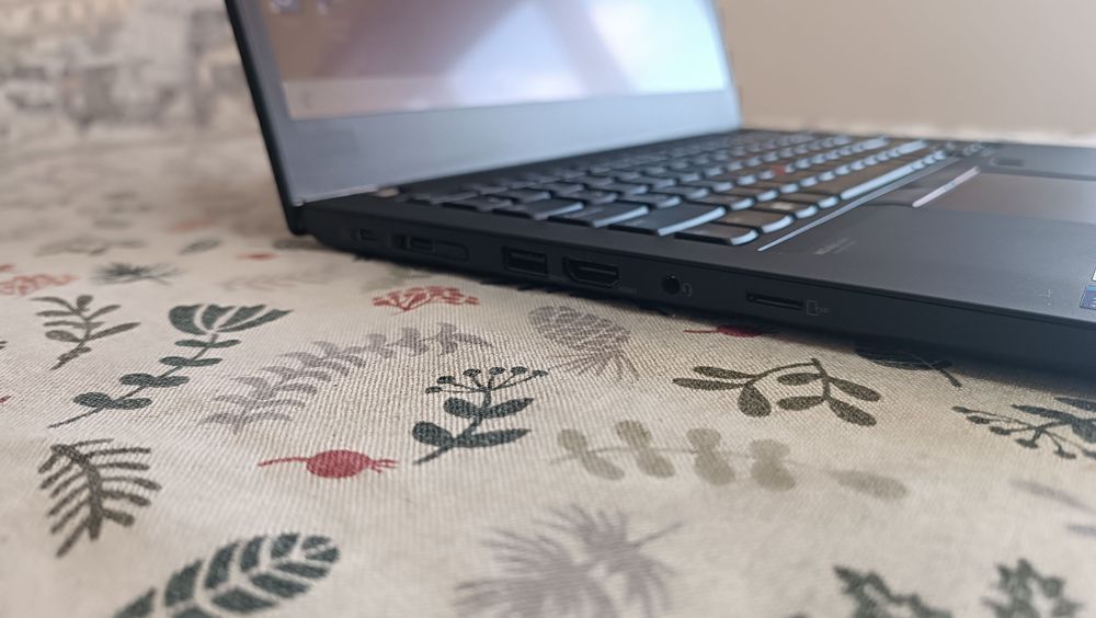 Lenovo ThinkPad T14 Gen 2 / Intel Core i7-1165G7 / 32 GB RAM / 512 GB