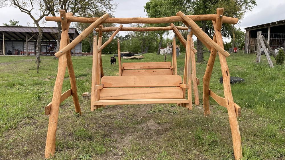 Huśtawki ogrodowe z bali alacjowych