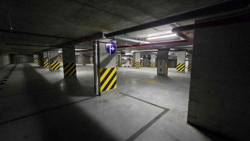 Продам паркінг! м. Васильківська! ЖК Голосіївський! Без %! Підземний!