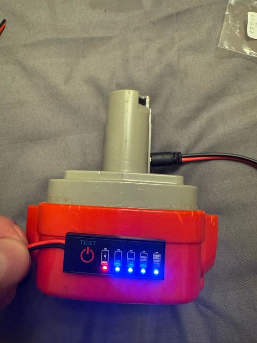 Индикатор для батареи 12в.