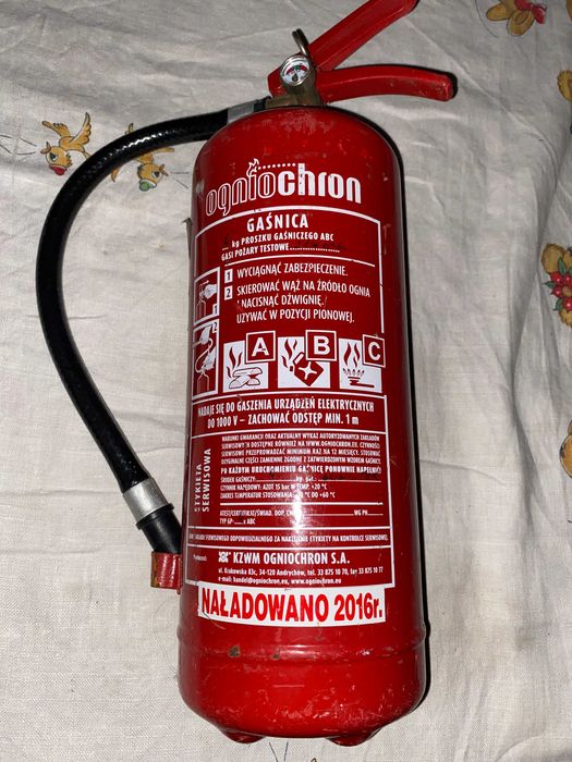 Gaśnica 4 kg proszku gaśniczego ABC