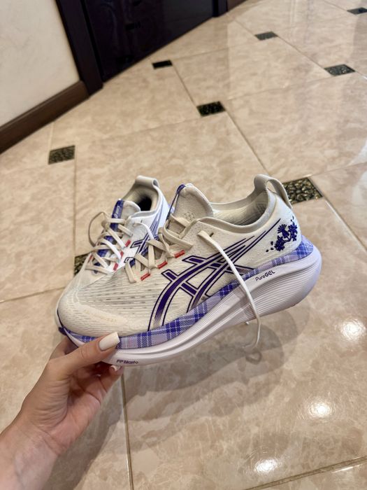 Кросівки ASICS  для бігу та повсякденного носіння, дуже м’яка амортизація