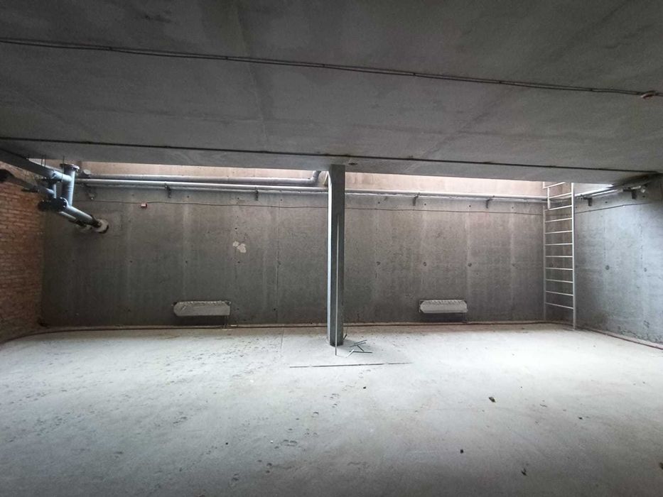 ЖК «Варшавський». Фасадне приміщення Open Space 172 м²