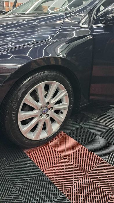 Volvo V40 D2 (2014) – Impecável | 125.000 km