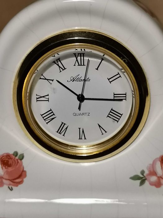 Relógio de mesa porcelana