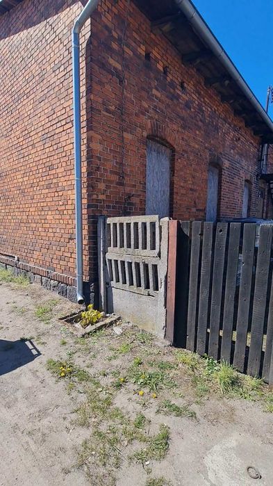 bezpośrednio kawalerka Września ul. Dworcowa  plus pomieszczenie gospodarcze plus  ogródek
