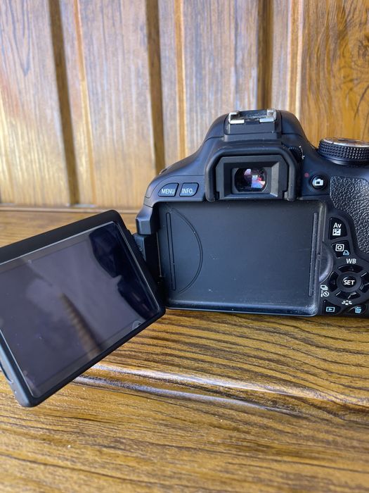 Фотоапарат Canon EOS 600D Kit 18-55