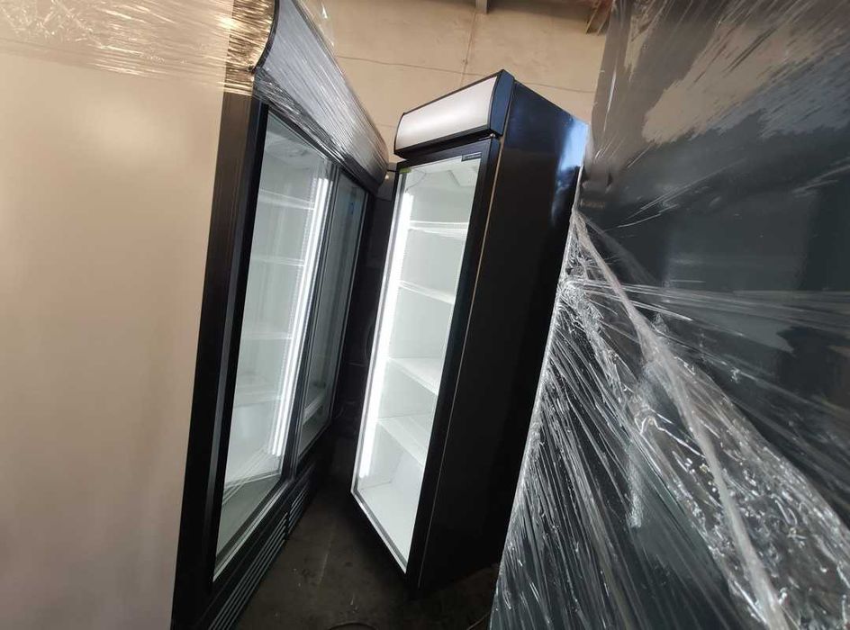 Холодильна шафа вітрина скляна UBC Dynamic Сірий. Відмінний стан!