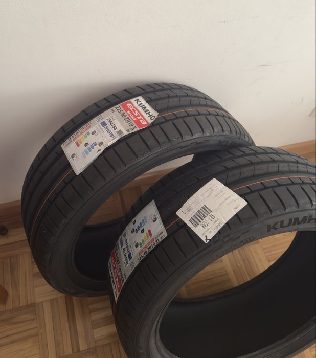 Pneus KUMHO 225/40 ZR19 XL (Novo)
