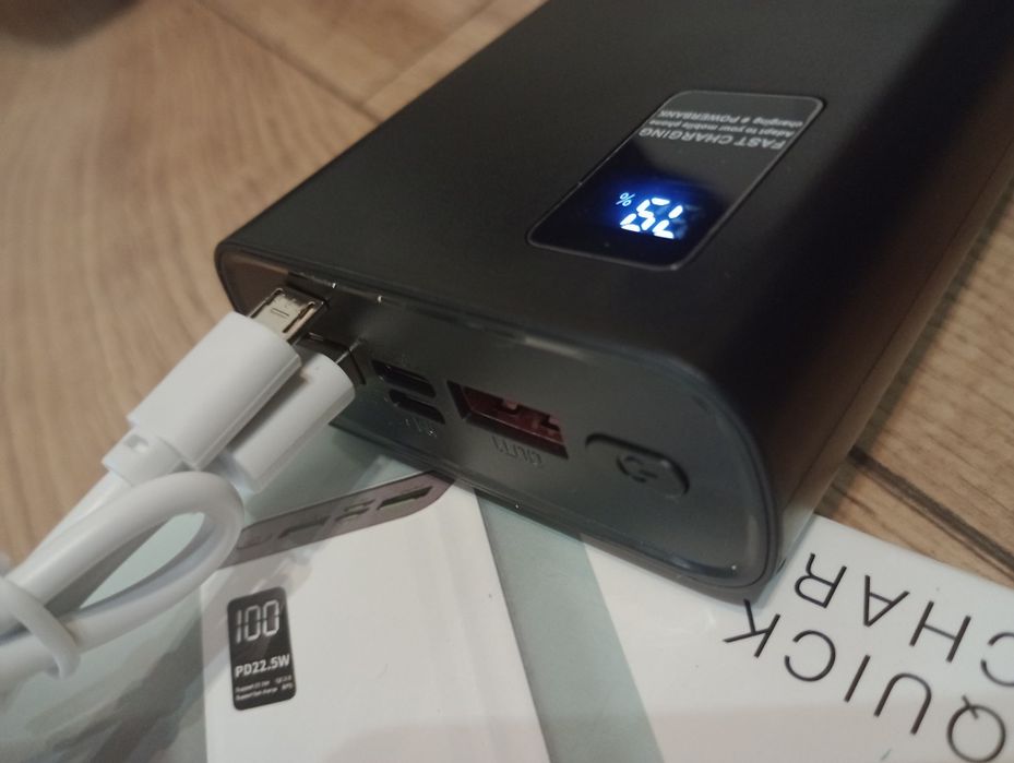 POWERBANK 20000mah/ 22,5w- Fast Charge/ Biały/ Czarny+kabelUSB-C