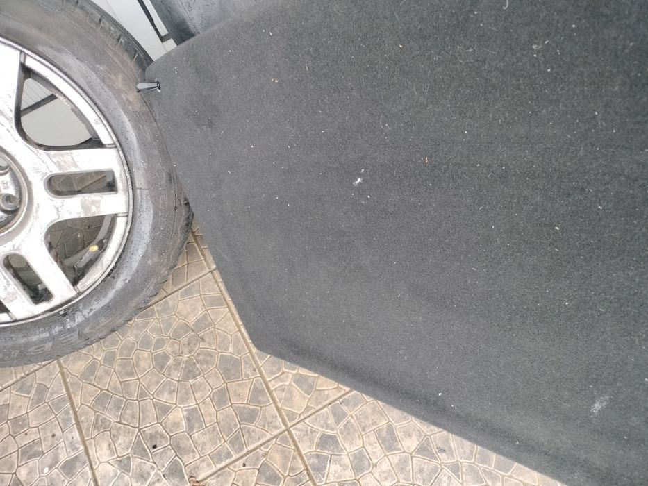 Chapeleira e interior.bancos golf 4 em bom estado várias peças golf 4