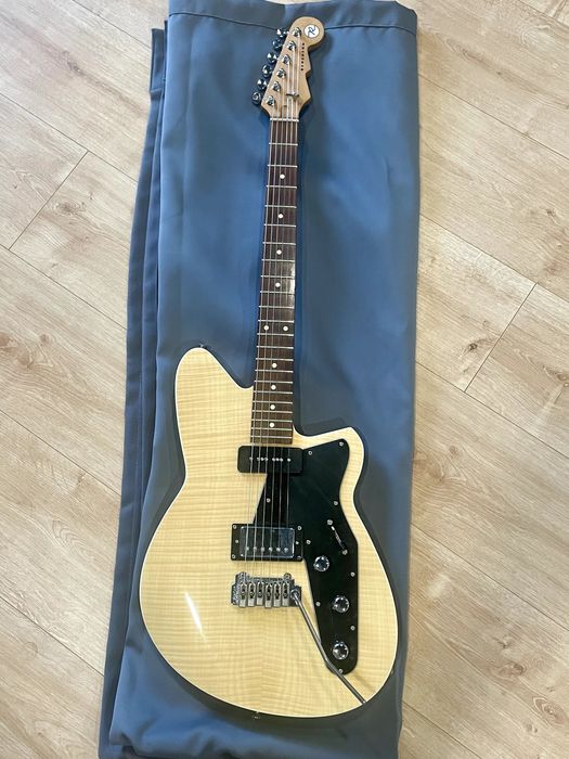 Guitarra Reverend Double Agent W em cor natural