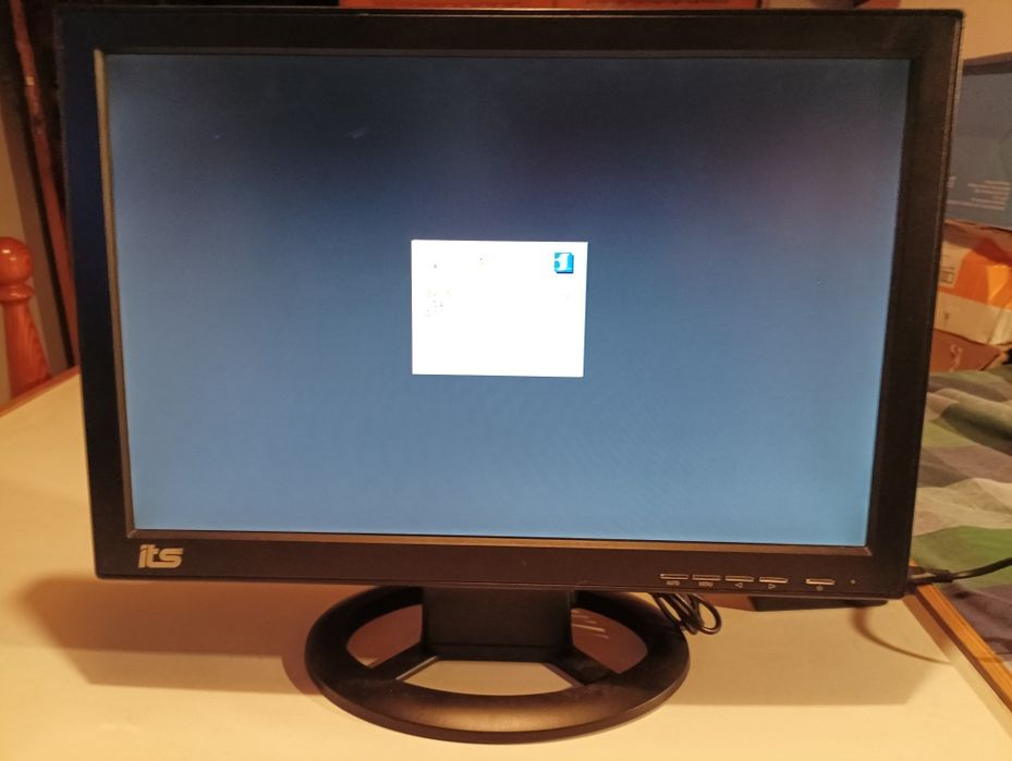IT'S.  19.1" TFT. LCD MONITOR DC  12 V