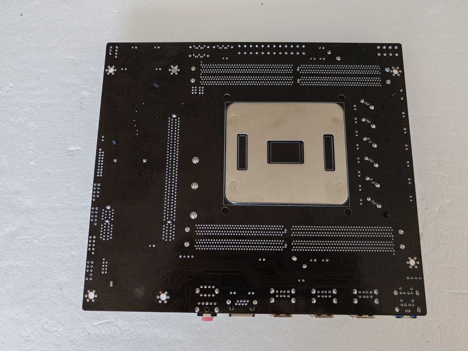 Материнская плата Huananzhi X99E-K4 H55 LGA2011-3 DDR4 под ремонт