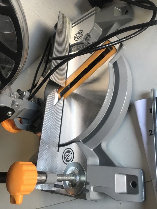 Торцовка пила Titan TTB795MSW 210 мм з Англії