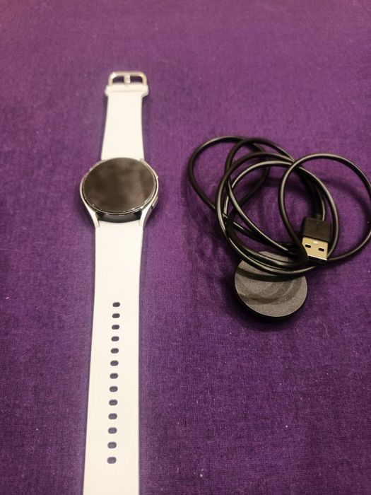 Продам Смарт годинник Samsung Galaxy watch 4, White/Silver. Новые!