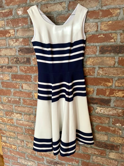 Sukienka Modena Line 38