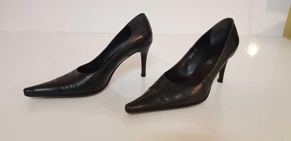 Czółenka skórzane włoskie EMOZIONI czarne rozm. 37 używane stan dobry