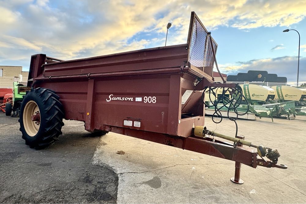 reboque distribuidor  de estrume