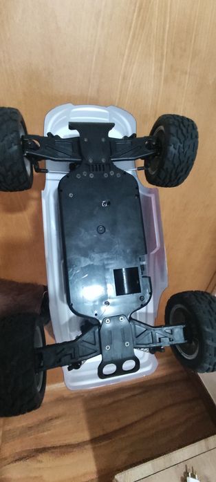 Tamiya levant xb bruslhess 3s como novo