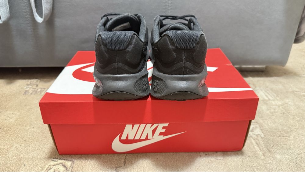 Кросівки Nike Revolution 7, розмір 44 28см