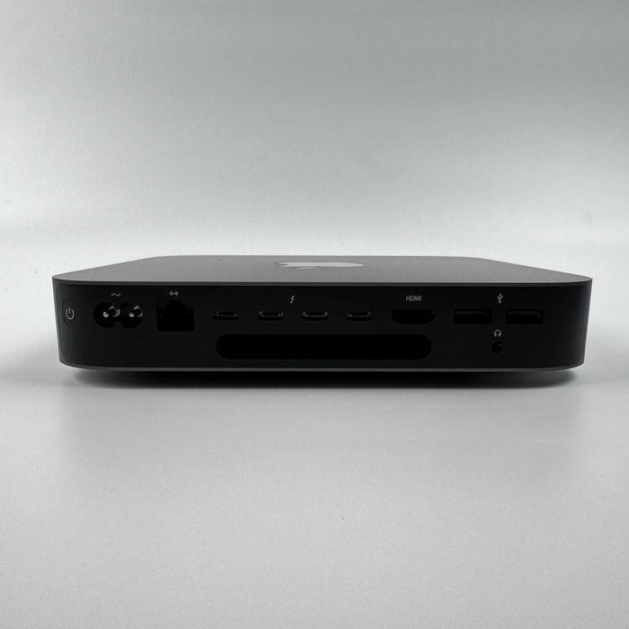 Macデスクトップ Mac mini 2018 Core i7 16G SSD256GB ☆Apple Mac mini 2018 i7/16GB/SSD 256GB デスクトップPC