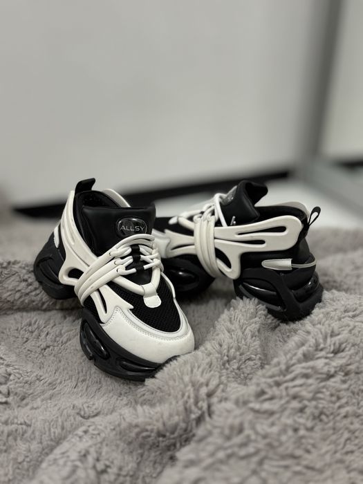 Жіночі кросівки ALLSY
