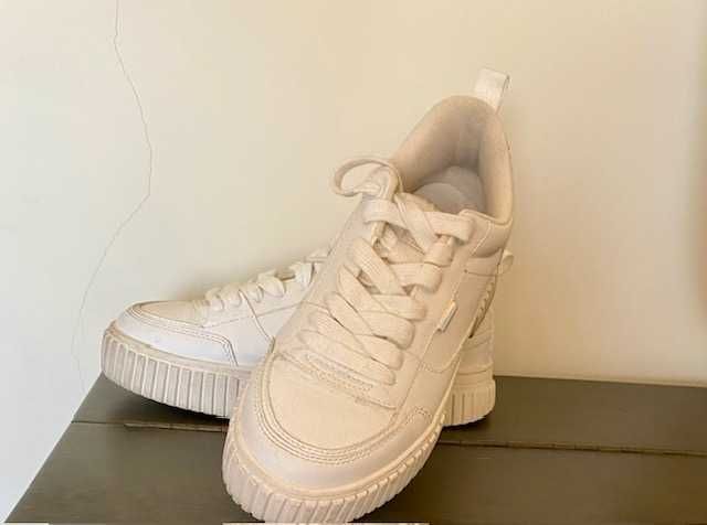 Ténis Zara Casual brancos. Desportivos !