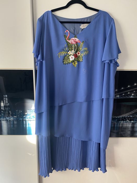 Piękna sukienka damska biust-138cm świetny kolor !