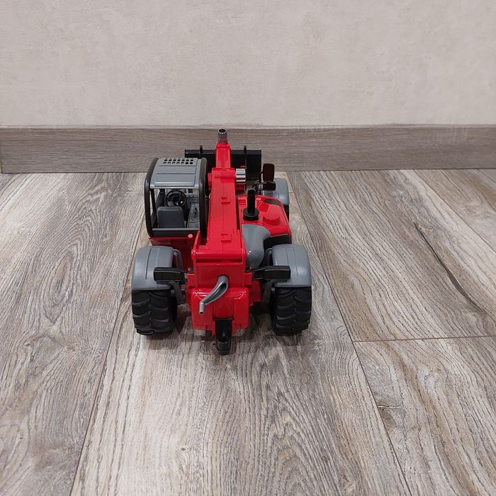Bruder трактор гарної якості