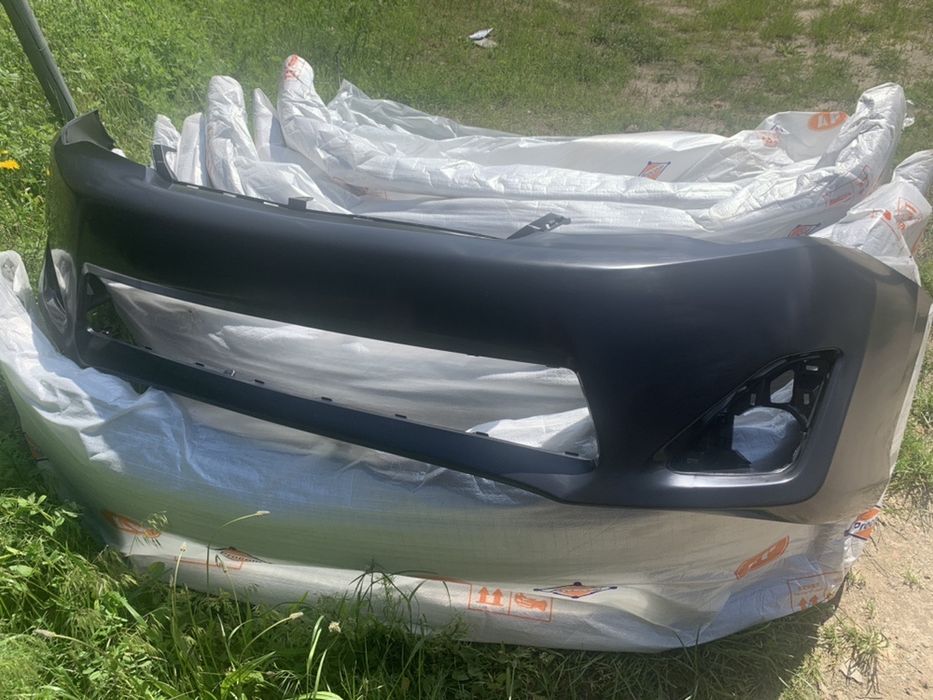 Бампер передній toyota camry 50 USA